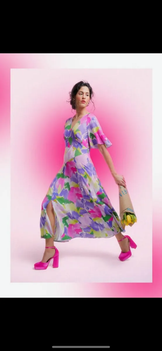 BRAND NEW Ladies Floral Dress: Size 10 & Size 12 - Image 1