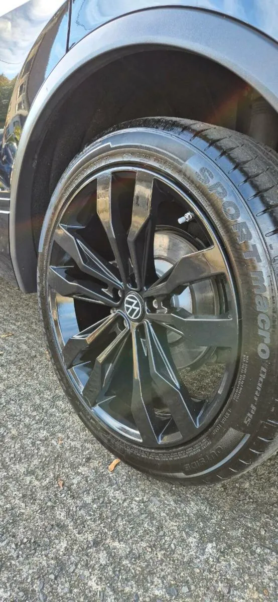 Volkswagen Tiguan R-Line - Image 3
