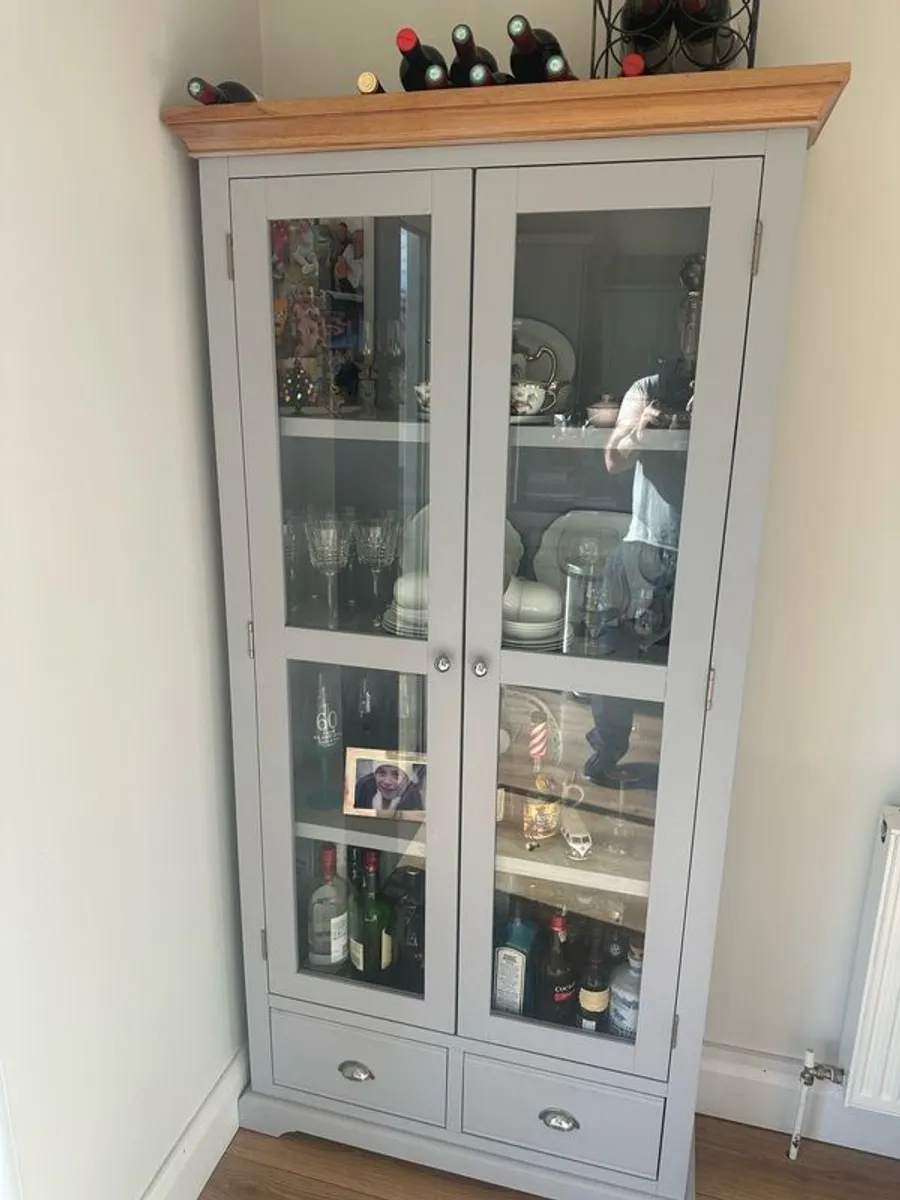 Dresser - Image 2