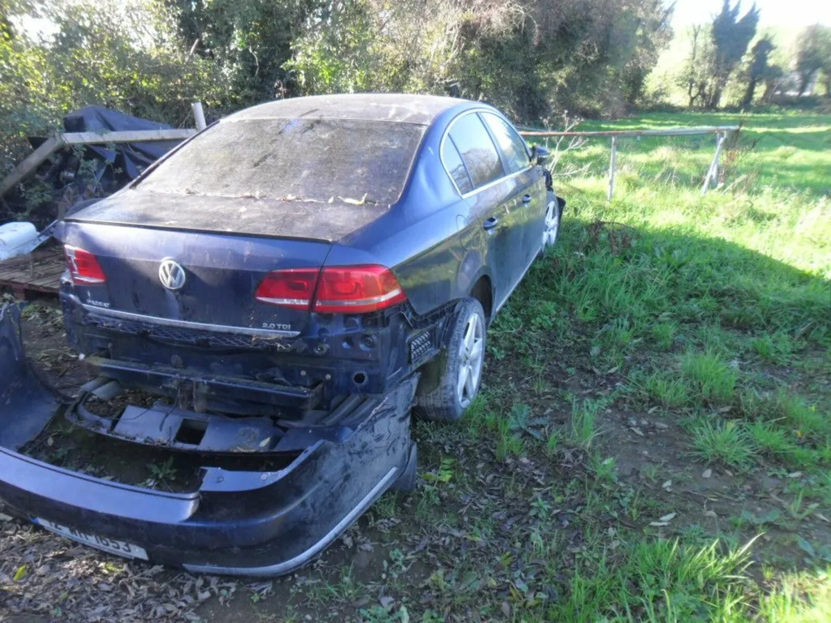 VW Passat 2012 for breaking only - Image 2