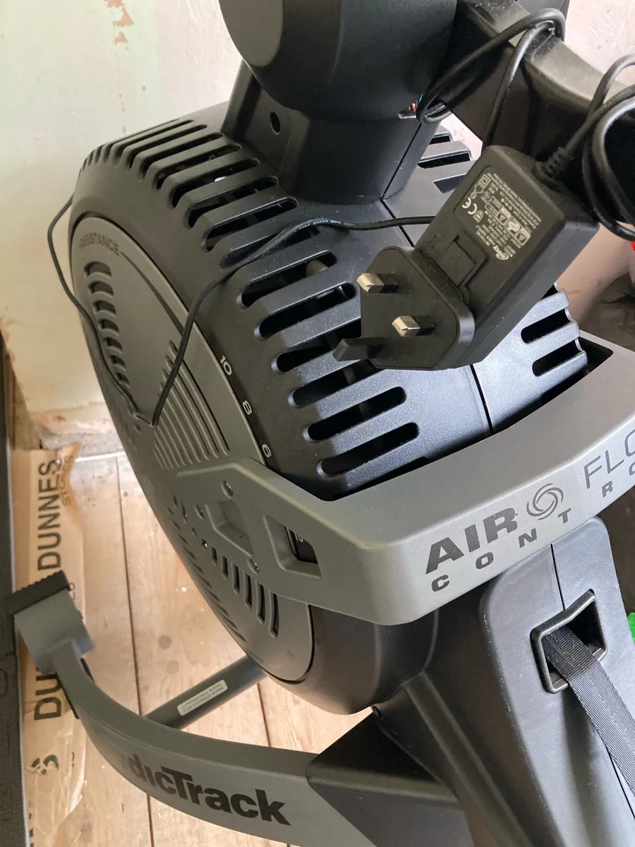 NordicTrack Rowing Machine RW600 - Image 3