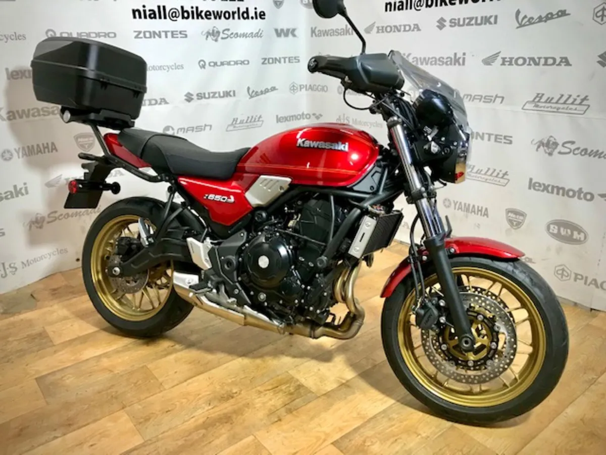 PRE-OWNED Kawasaki Z650RS 2025 - Image 4