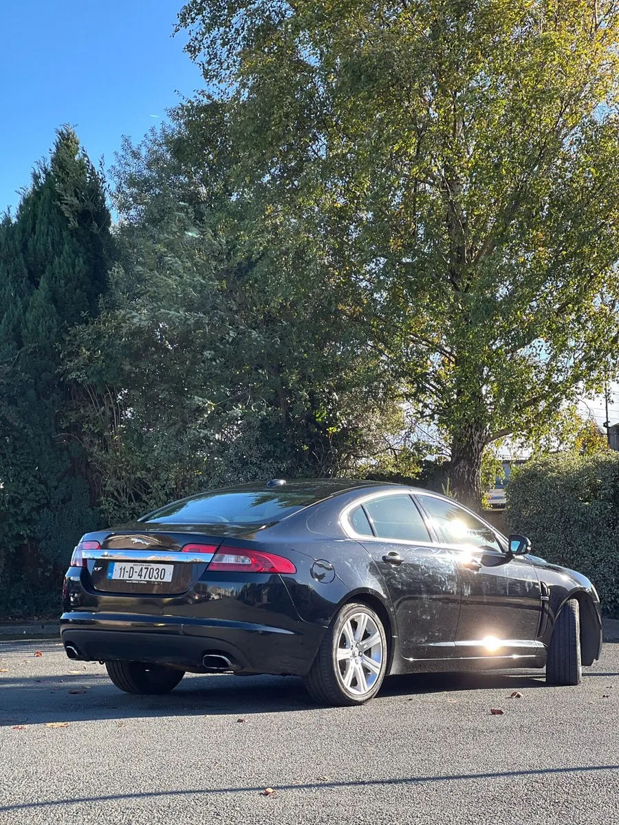 Gentleman Wanted for Jaguar XF 3.0 Diesel 2011 - Image 3