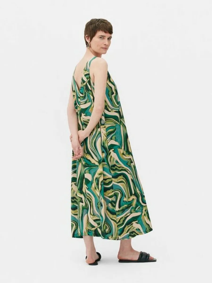 BRAND NEW Ladies Swing Dress: Size 8-12 - Image 4