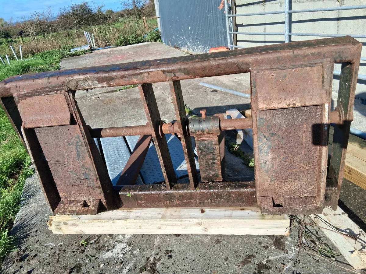 Skidsteer Pallet forks bobcat new holland jcb - Image 2