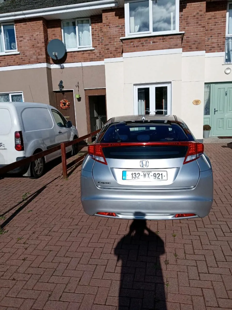 Car - Image 3