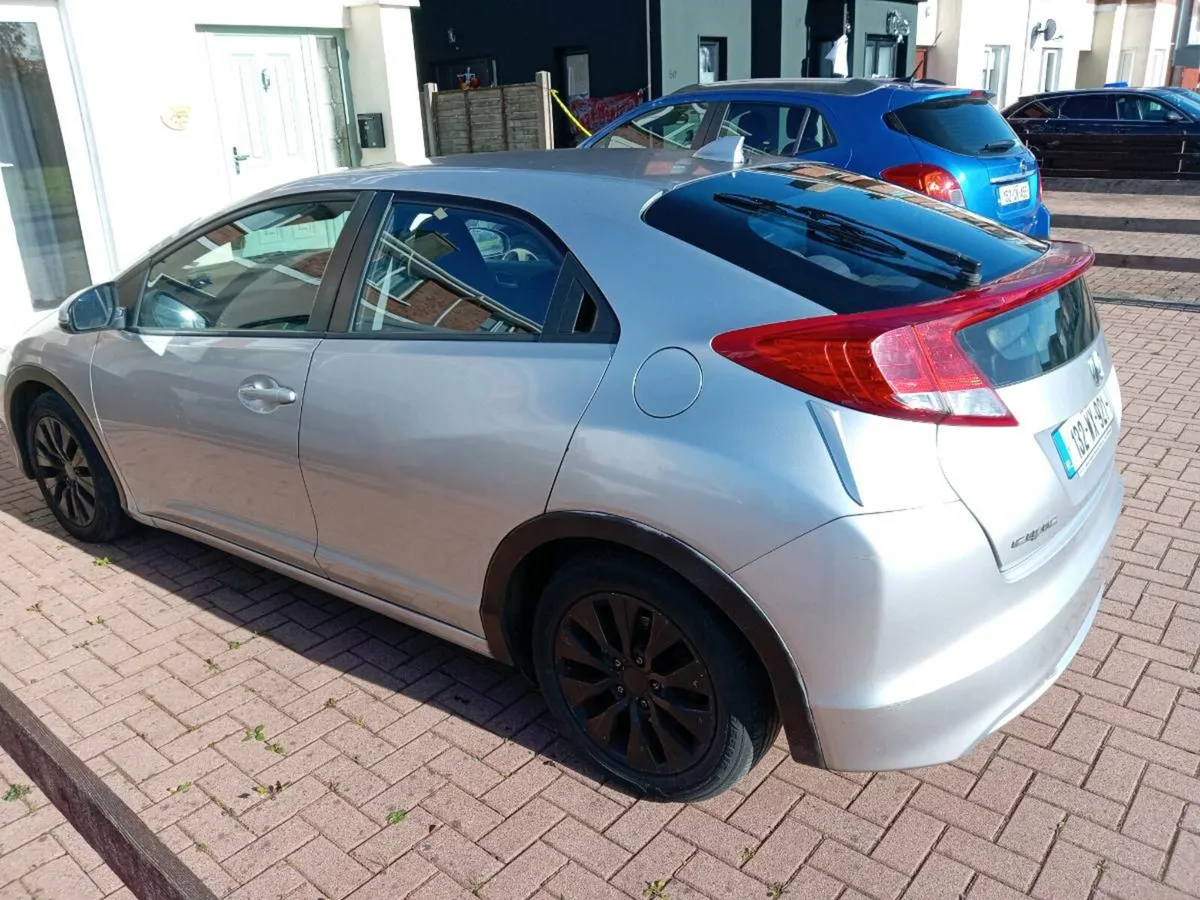 Car - Image 4