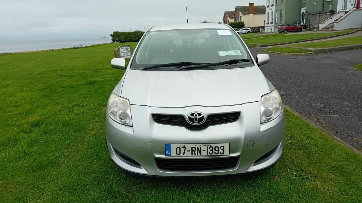 Toyota Auris 2007 - Image 2