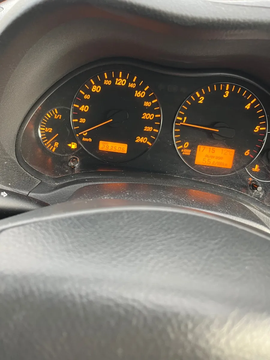 Toyota Avensis 2006 - Image 1
