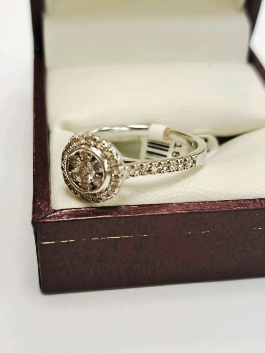18K White Gold Diamond Ring 18CT - Image 2