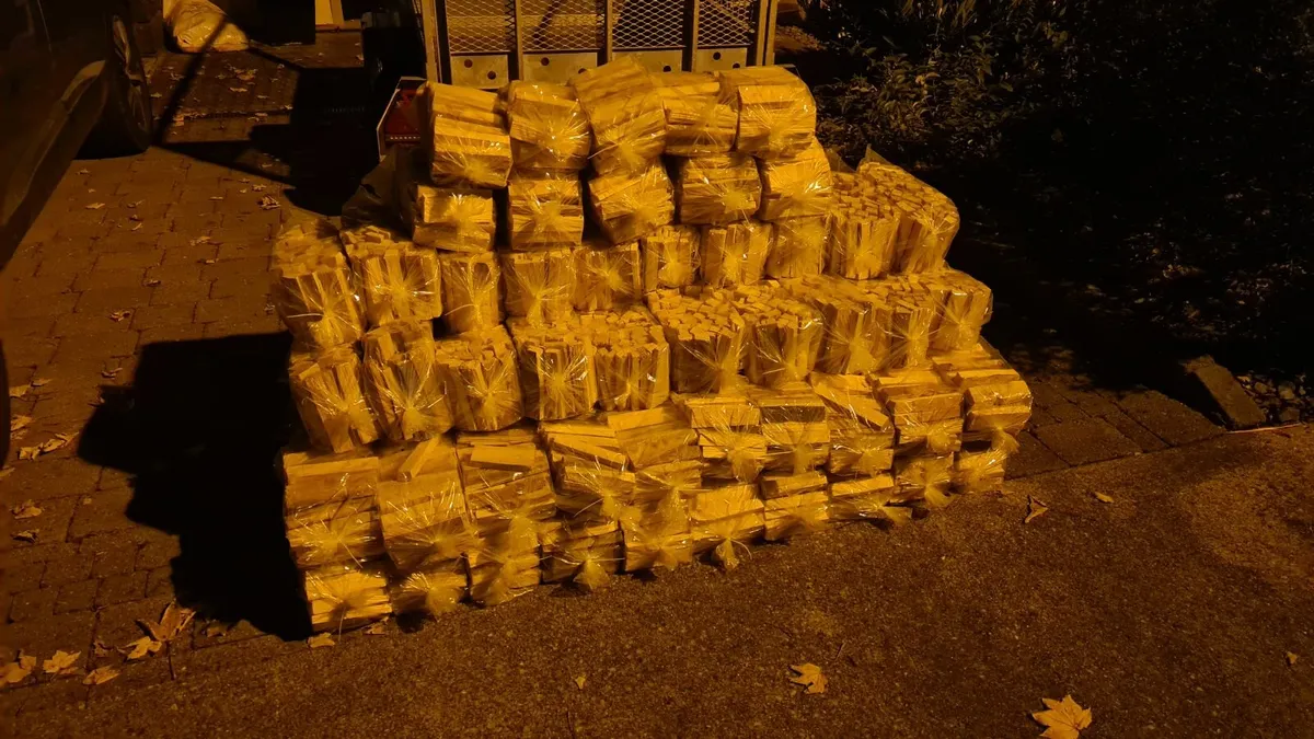100 bags of kindling firewood €2.50 - Image 1