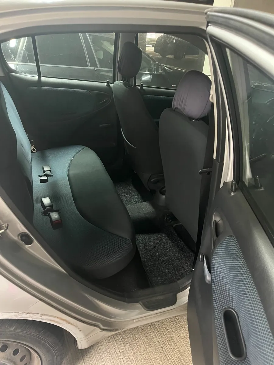Toyota Yaris 2005 - Image 1