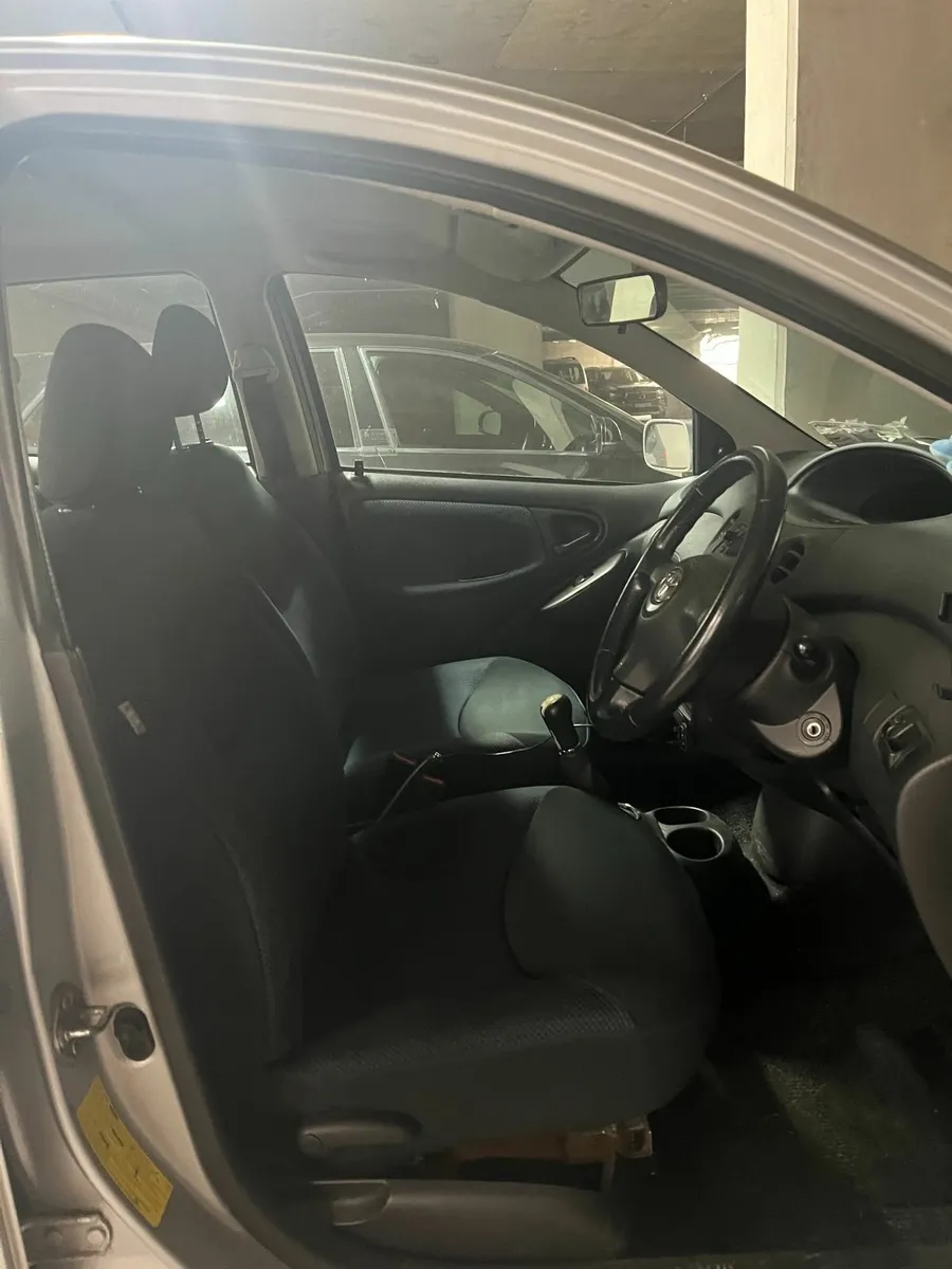 Toyota Yaris 2005 - Image 2