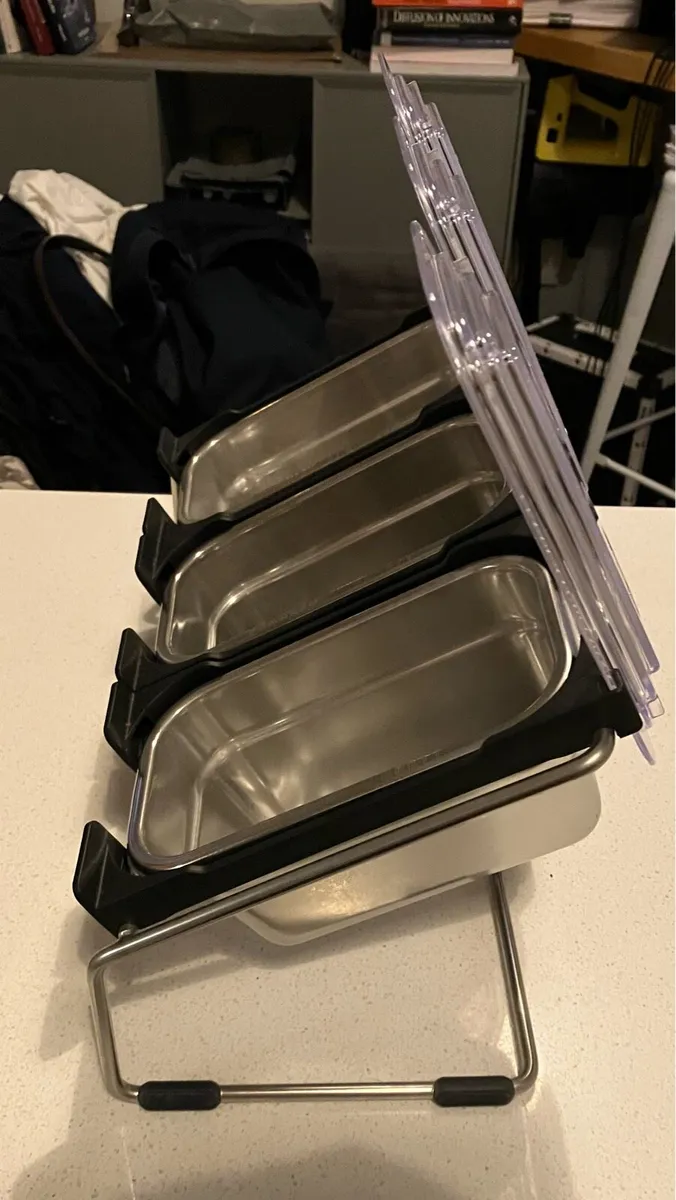 Frankfurter Brett cutting board and containers - Image 3