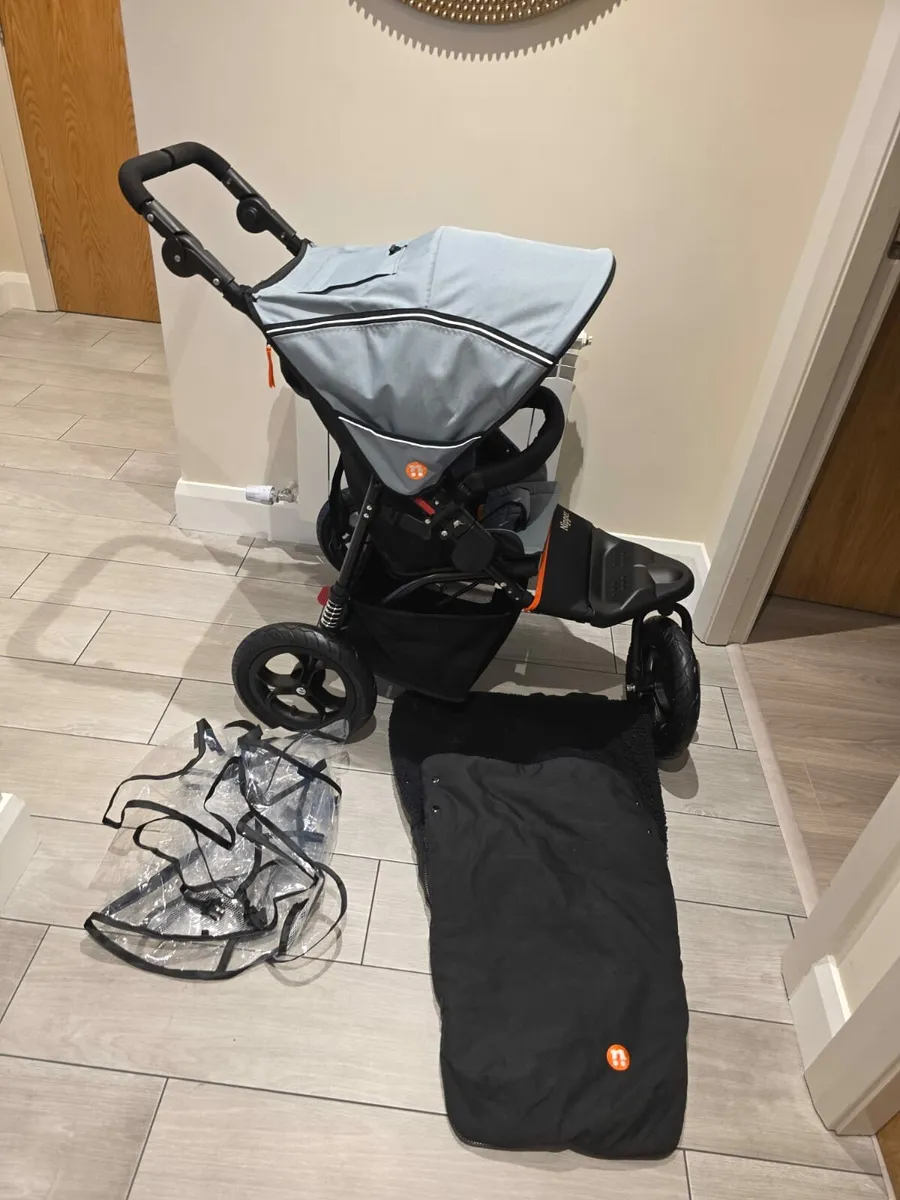 Out N About V5 single stroller - Image 1