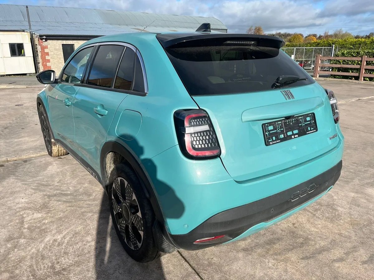 25 Fiat 600 - Image 2