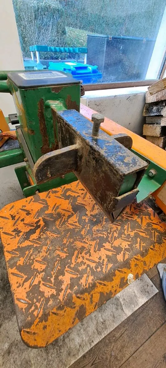 Log splitter - Image 4
