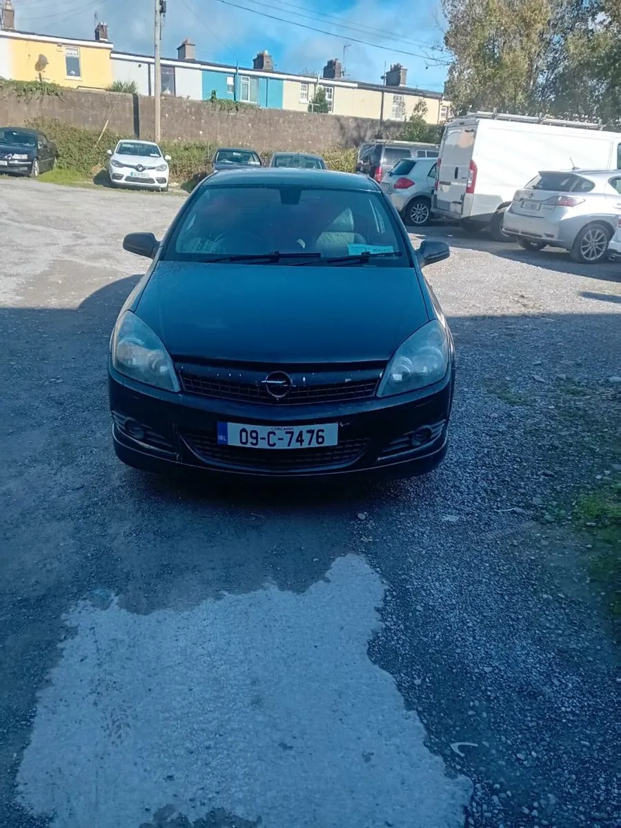2009 astra 1.4 petrol.new nct 11 26 taxed 11 25 - Image 1