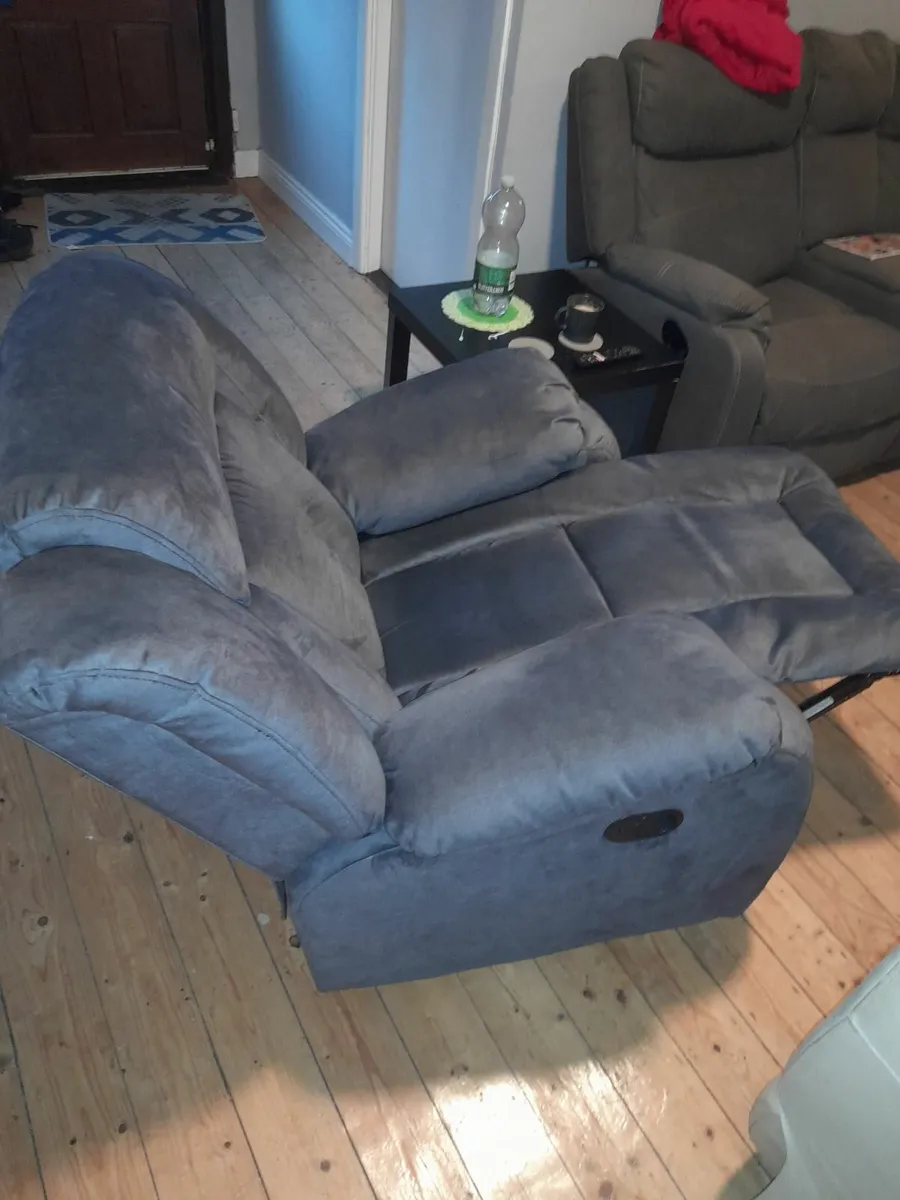 Recliner/Rocker/Swivel Chair - Image 2