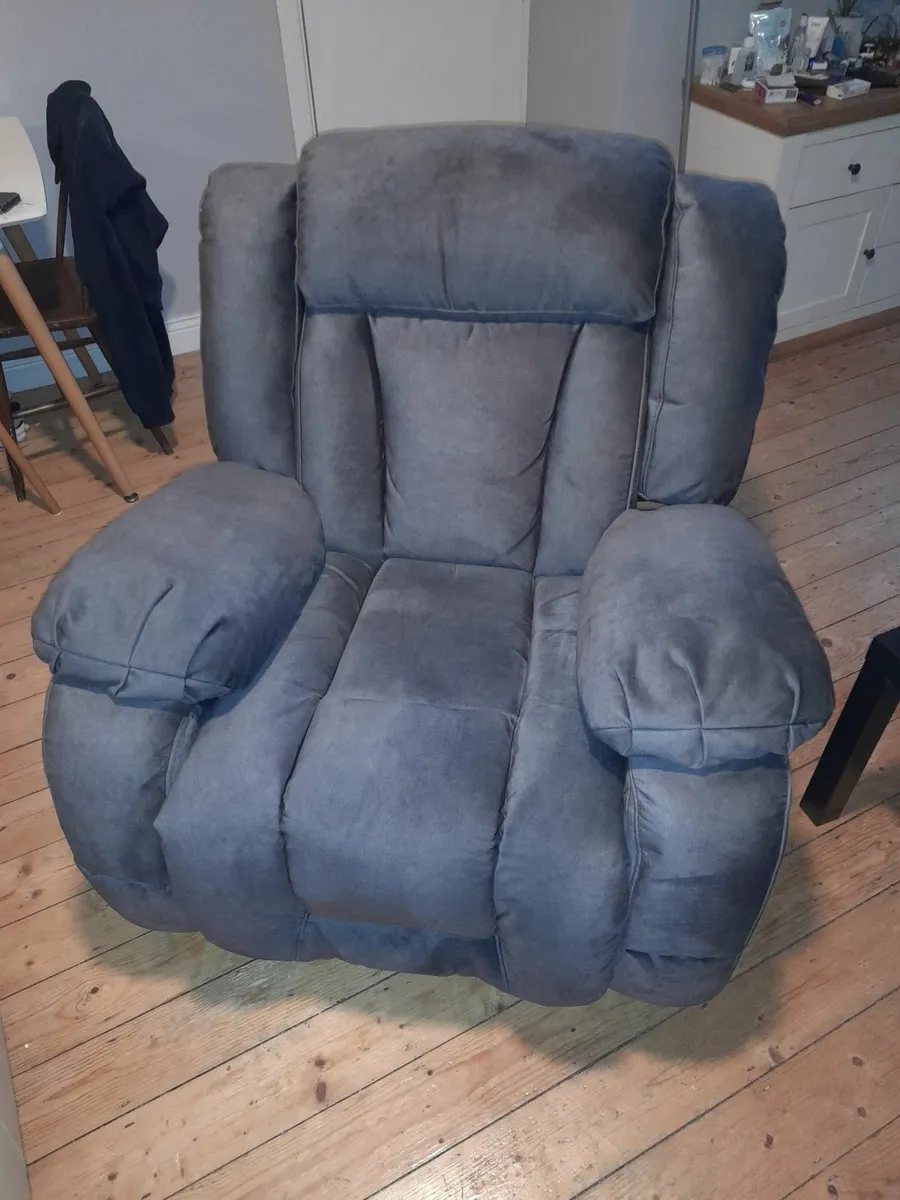 Recliner/Rocker/Swivel Chair - Image 1