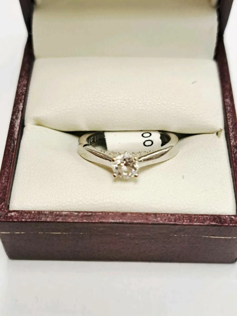 18K White Gold Diamond Ring 18CT - Image 3