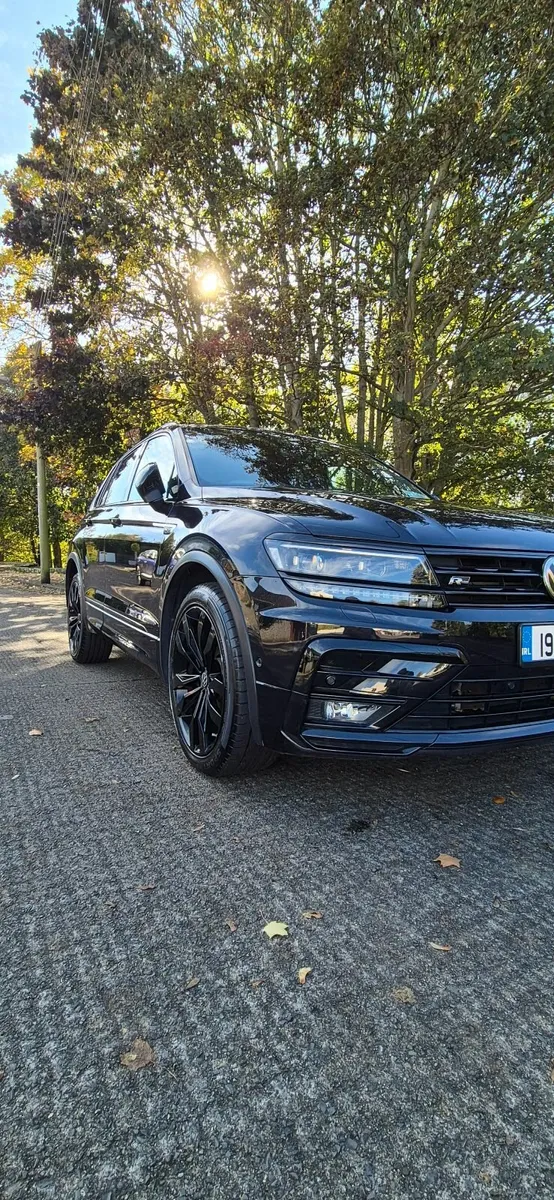 Volkswagen Tiguan R-Line - Image 2