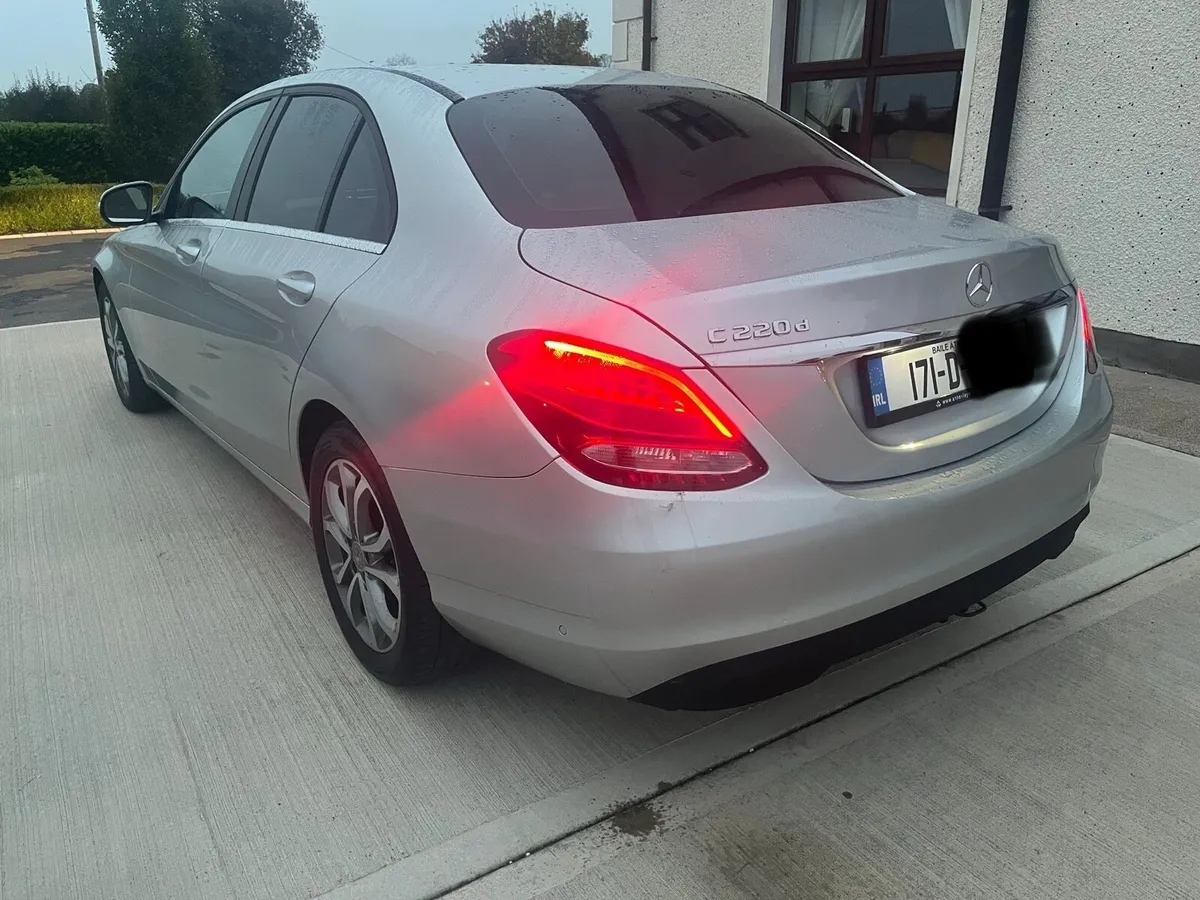 17 Mercedes C220 - Image 2