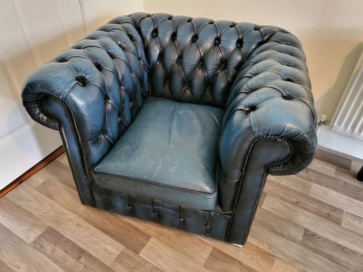 Chesterfield club chairs x2 - Image 1