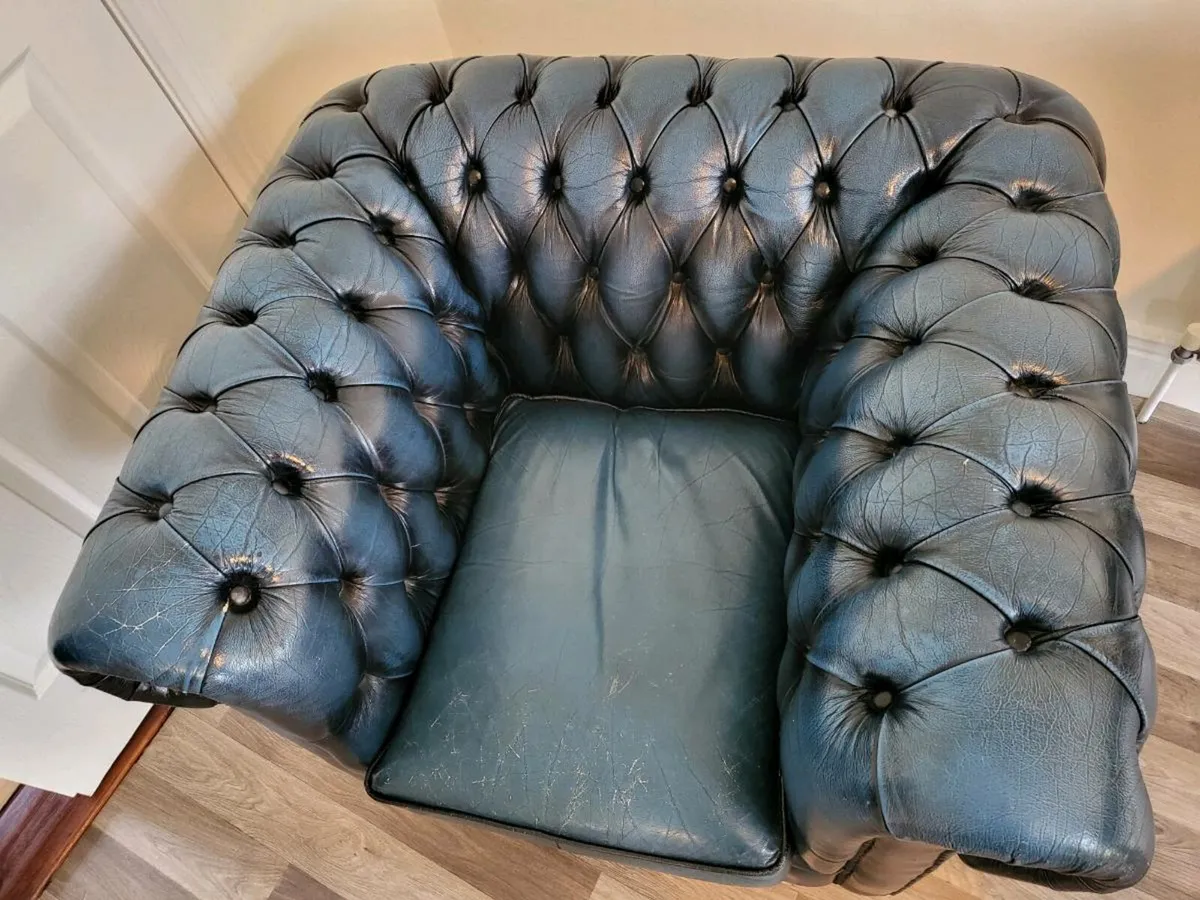 Chesterfield club chairs x2 - Image 2