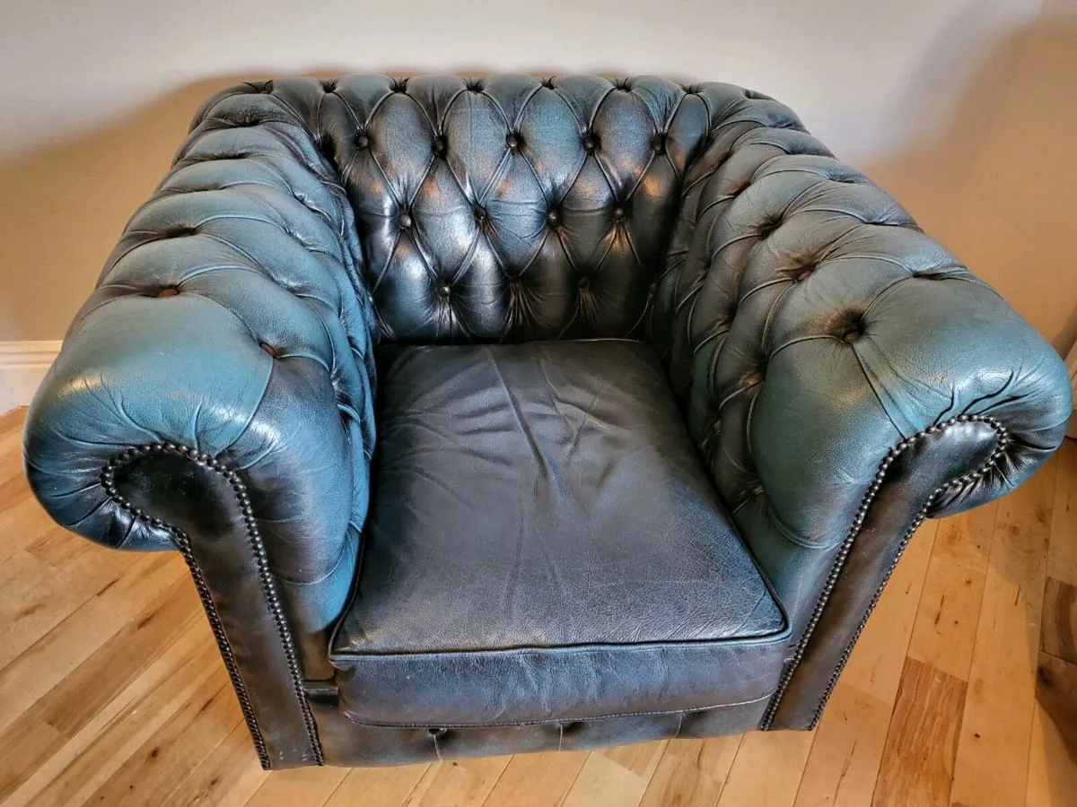 Chesterfield club chairs x2 - Image 3