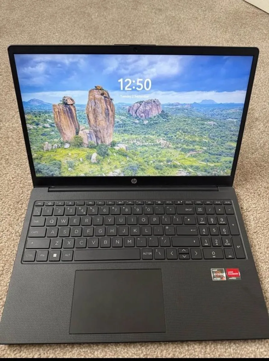 15.6 inch HP laptop - Image 1
