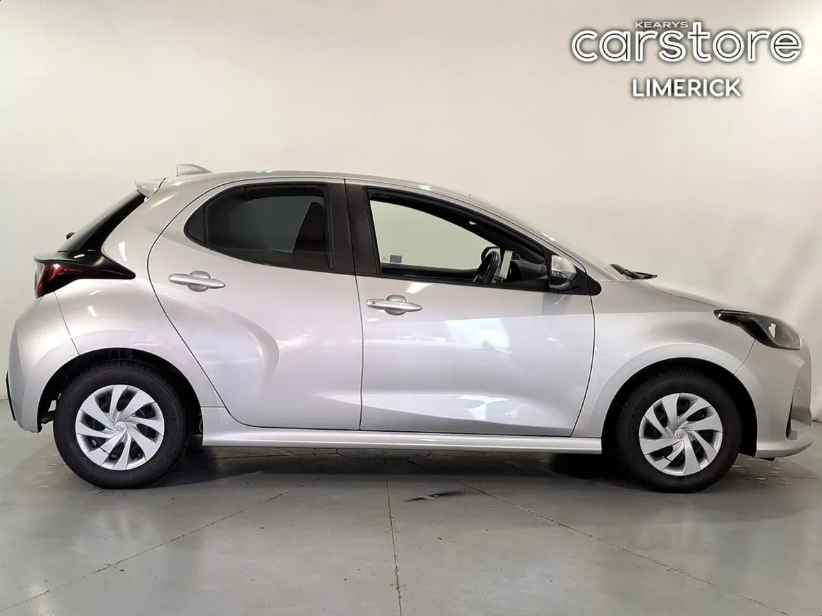 Toyota Yaris 1.5 Hybrid - Image 2