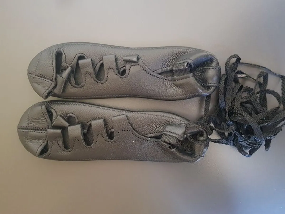 Goleen Size 1 Irish Dancing Shoes - Image 1