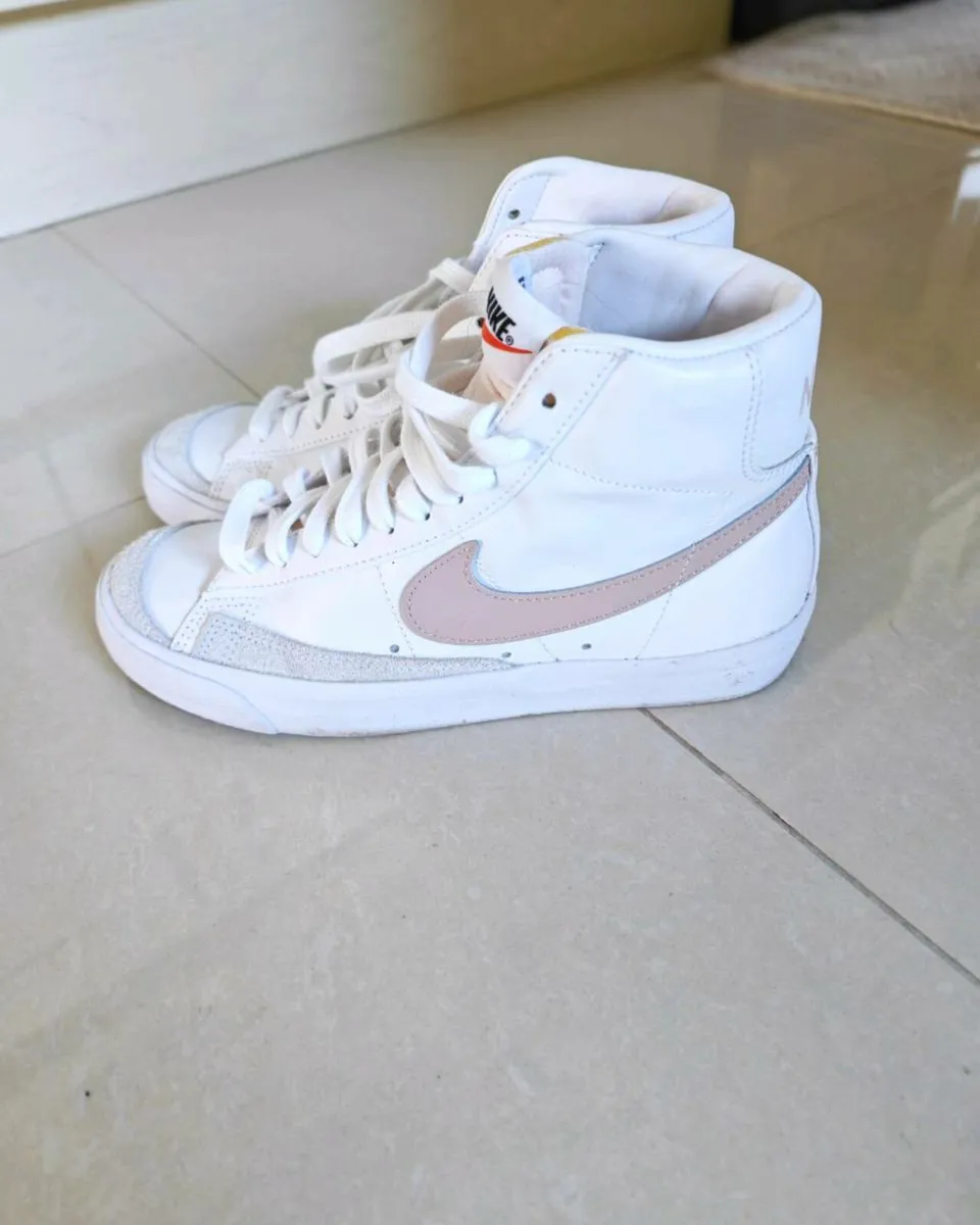 Trainer's - Image 1