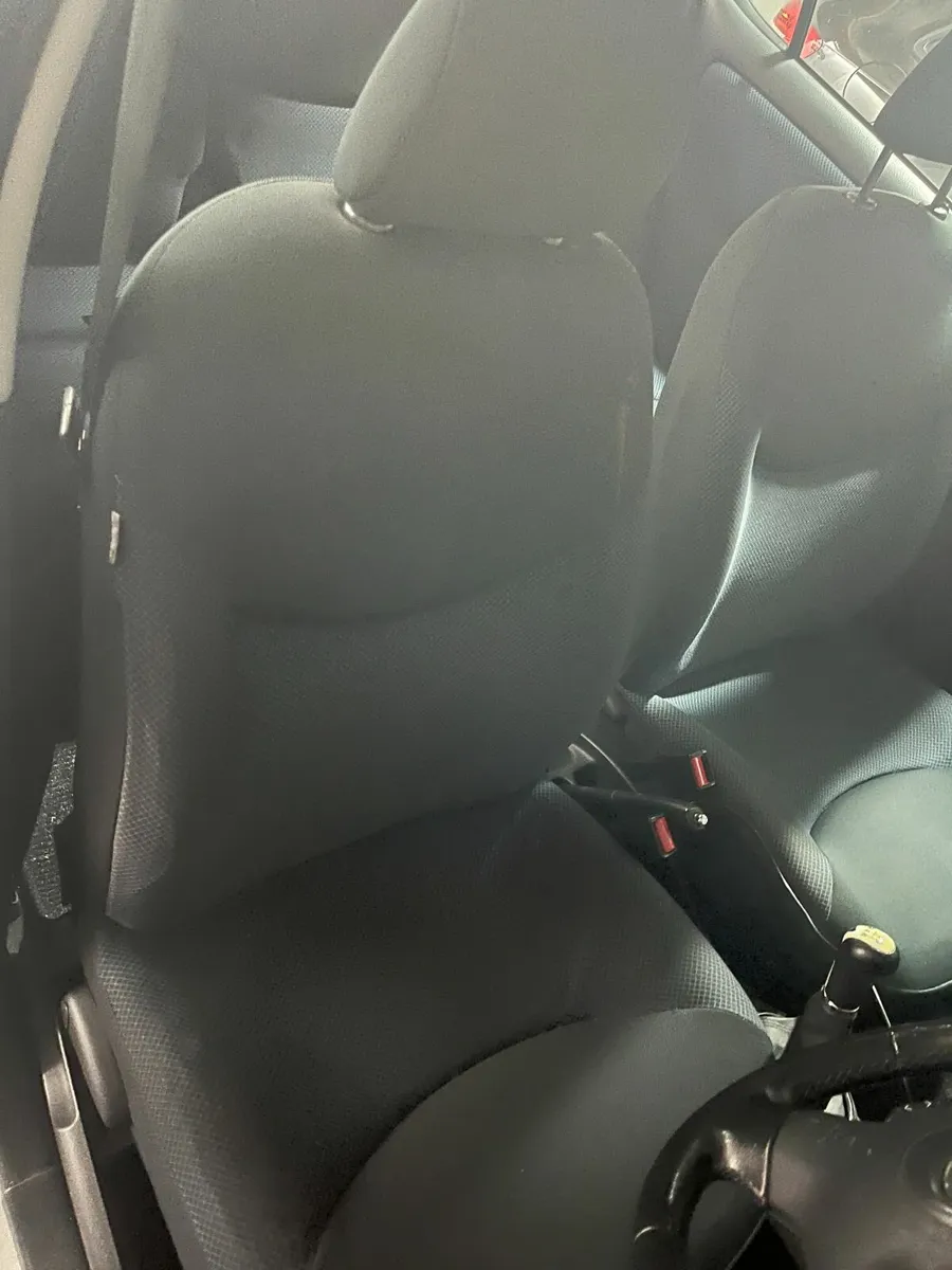 Toyota Yaris 2005 - Image 4