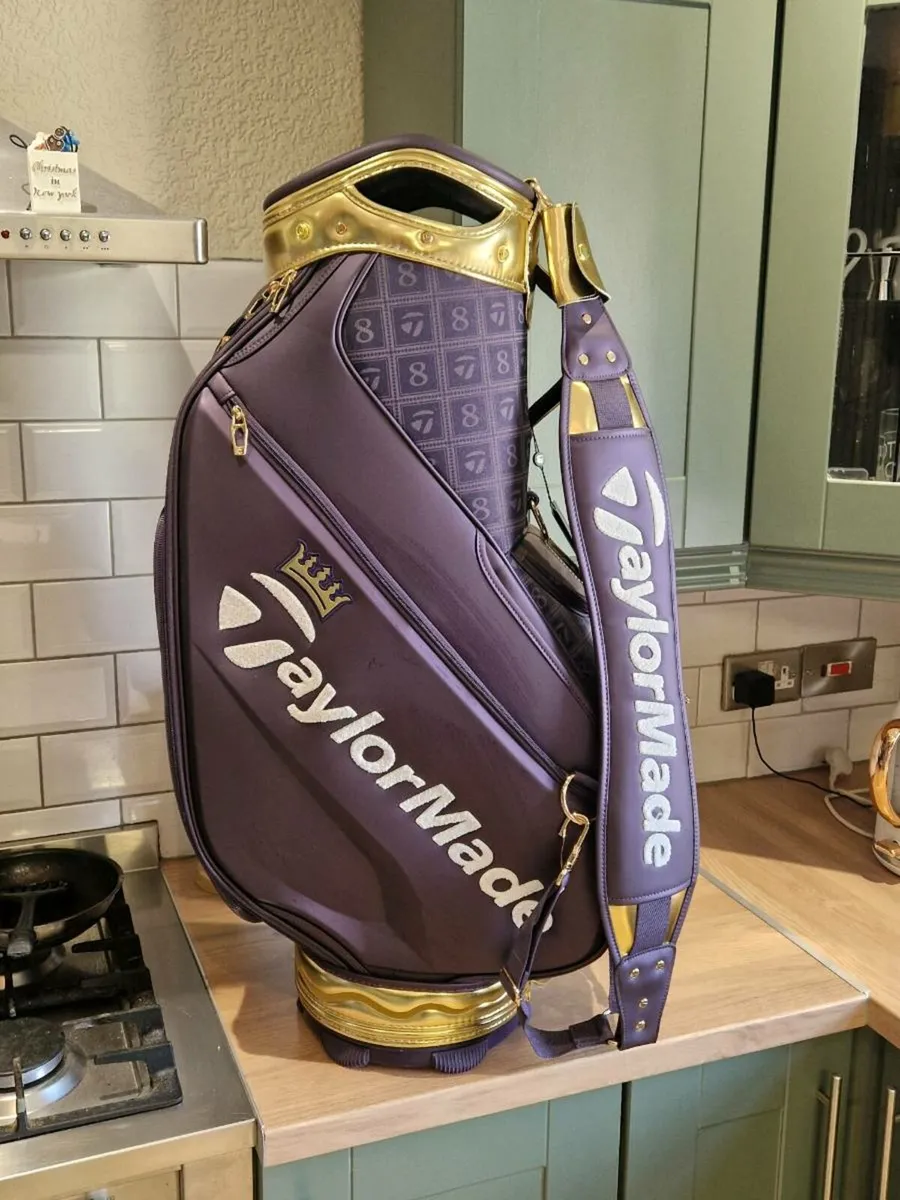 Taylormade tour bag - Image 1