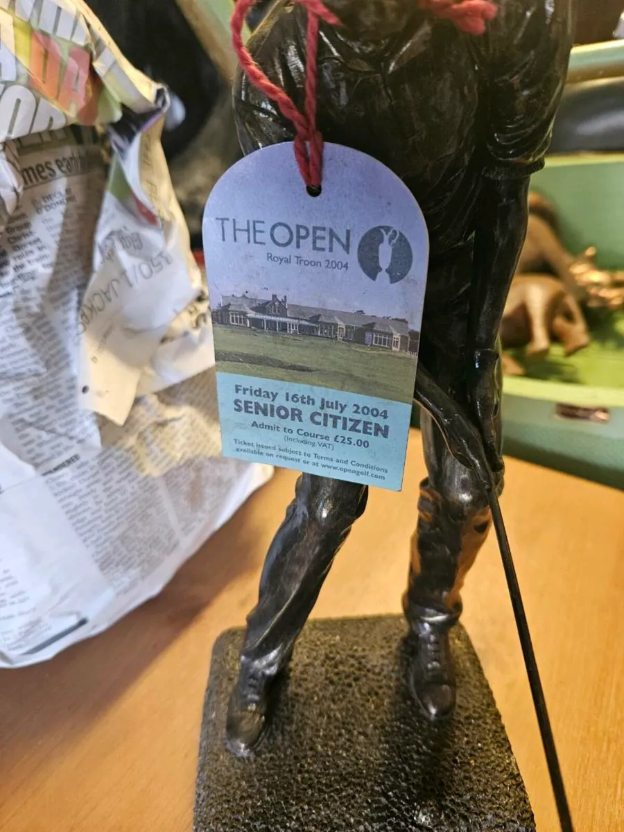 Golfing Figure - Image 2