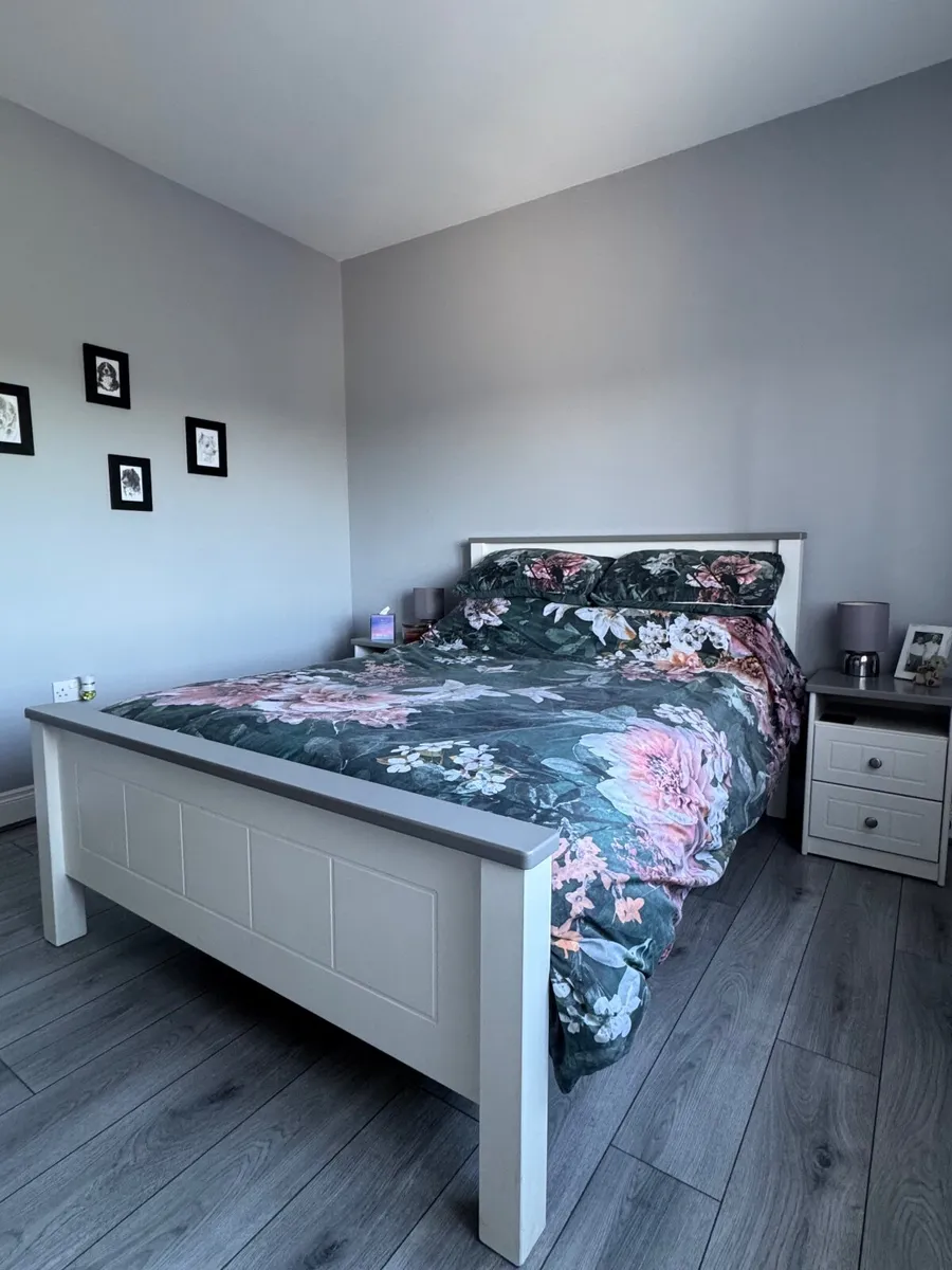 Bedroom Furniture Set - Image 3