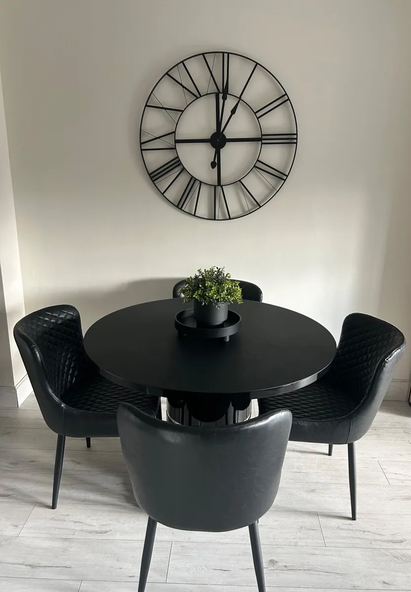 Kitchen/Dinning table - Image 3
