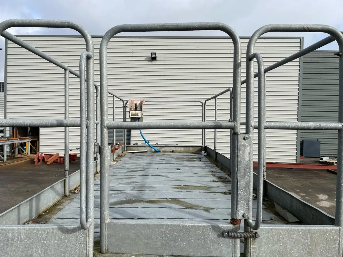 Scissors lift - Image 4