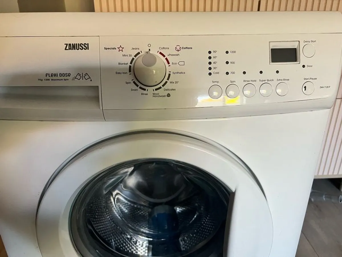 Zanussi washing machine - 7kg - Image 3
