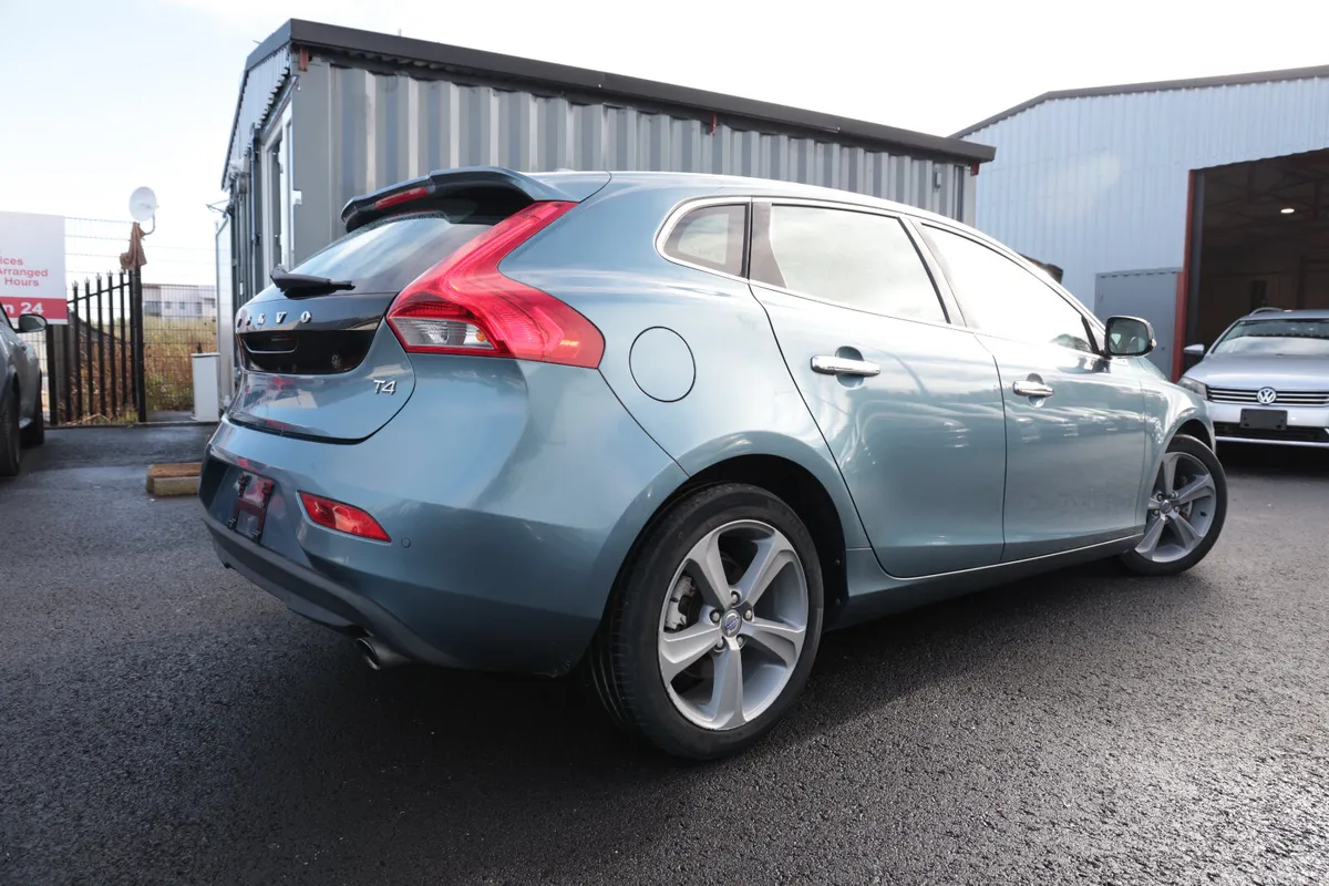 VOLVO V40 2014 GREY - Image 3