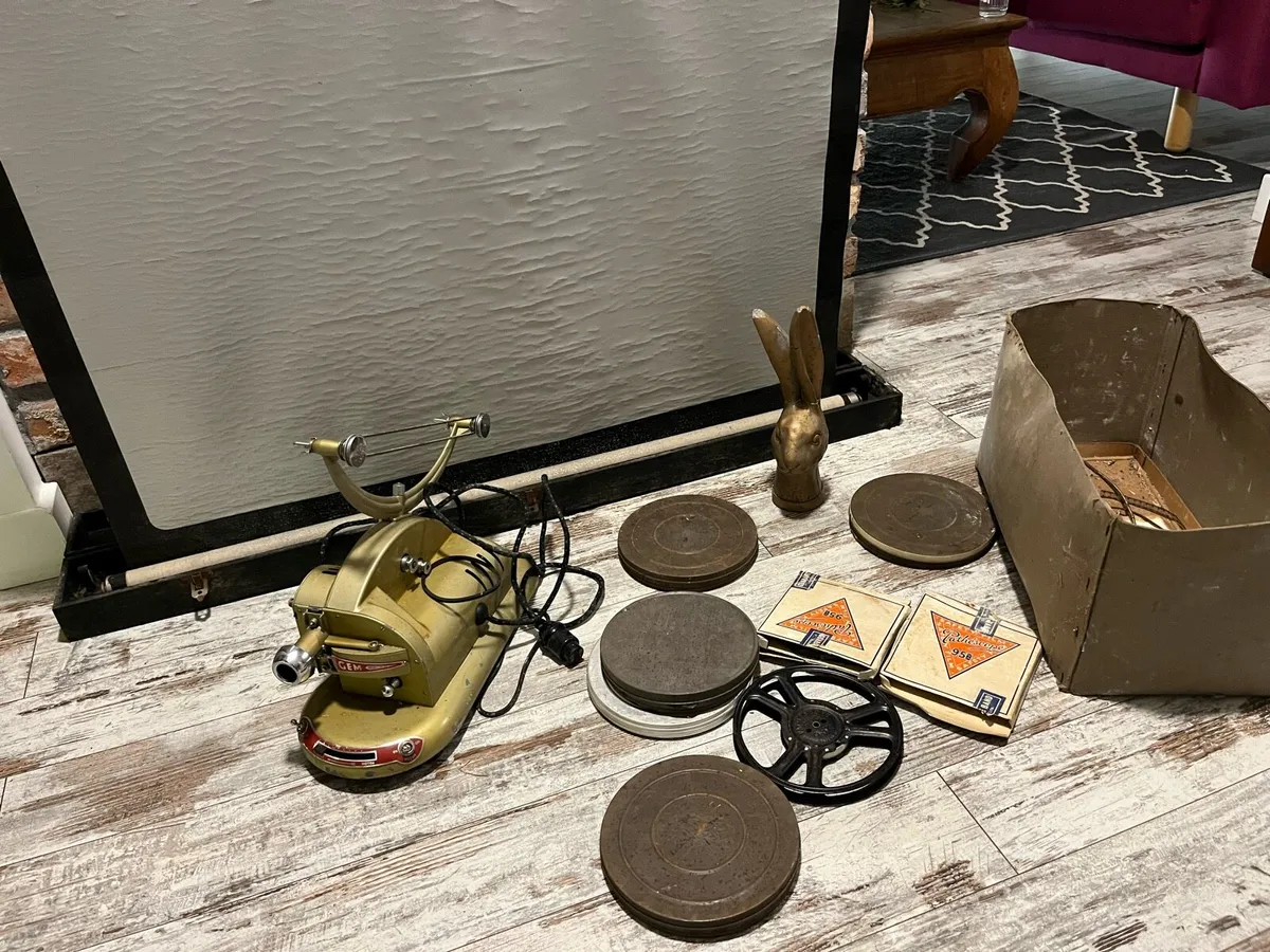 Vintage Movie projector - Image 1