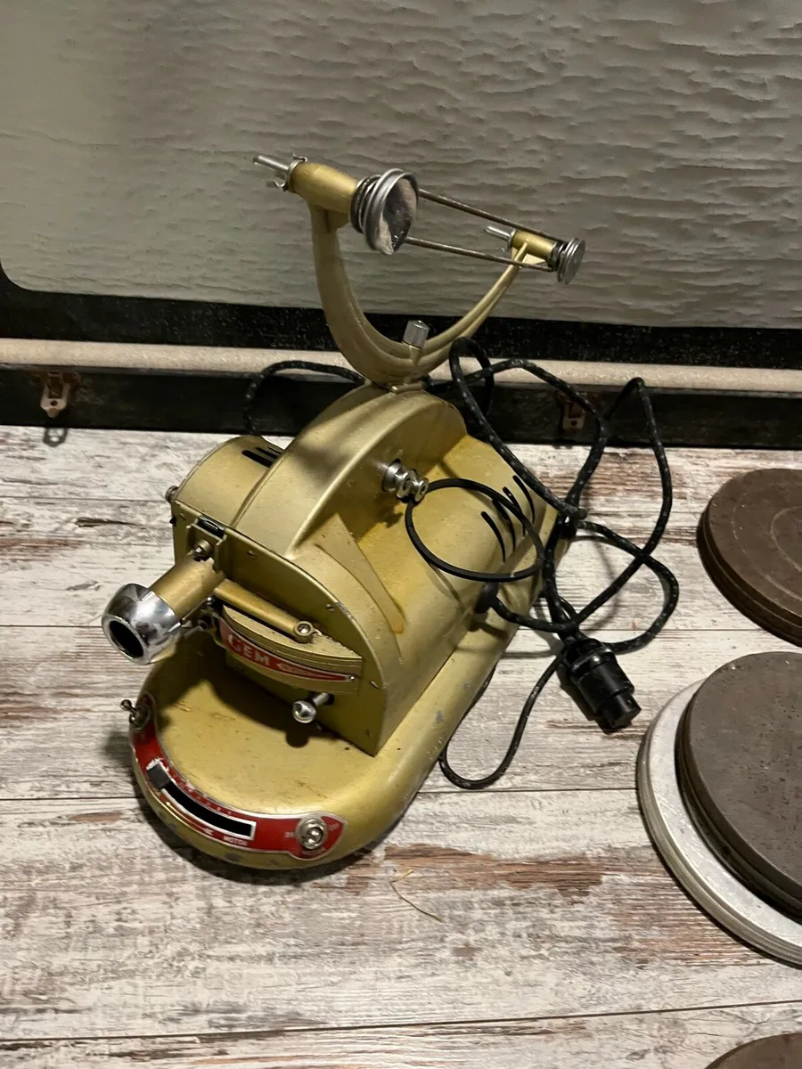 Vintage Movie projector - Image 2