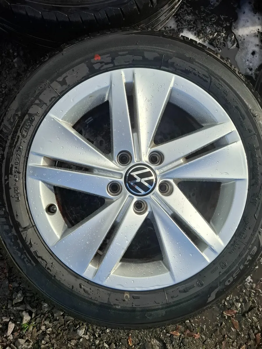 16" Genuine Vw Alloys with tyres - Image 1