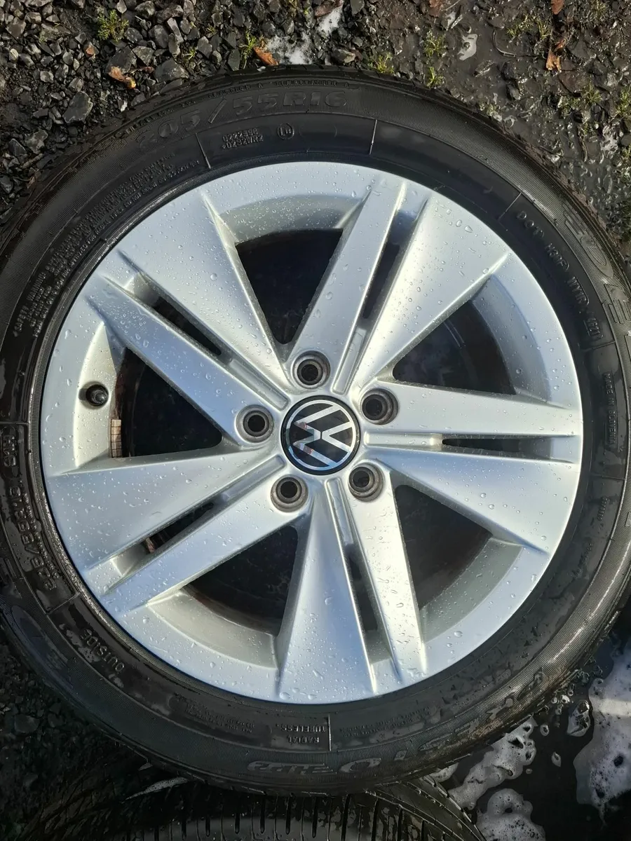 16" Genuine Vw Alloys with tyres - Image 2