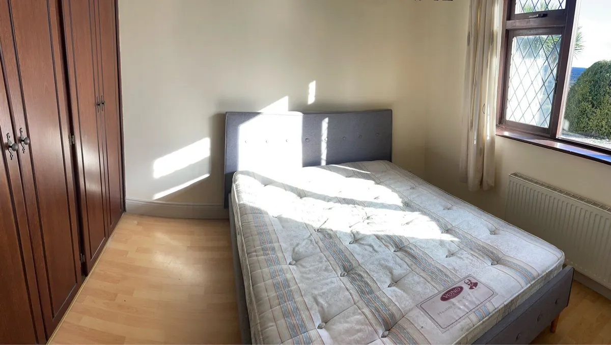 Double bed, comes with mattress topper. - Image 1