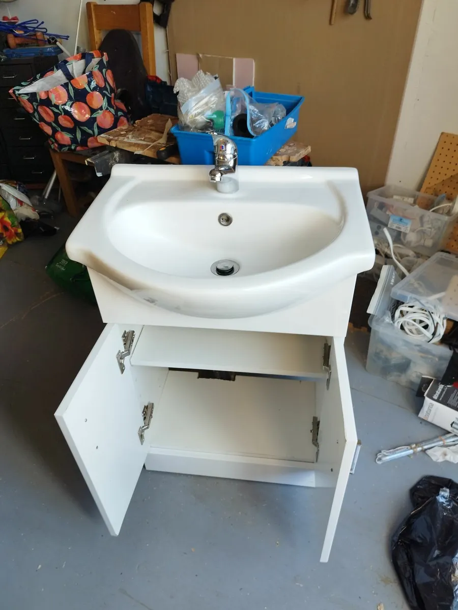 Wash hand basin and pedestal