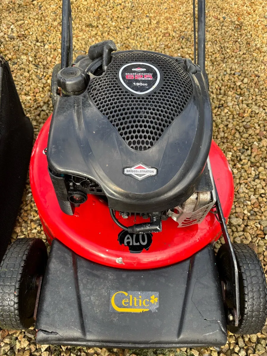 Briggs and Stratton Petrol mower - Image 2