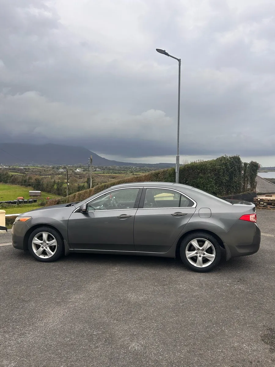 Honda Accord 2010 - Image 4